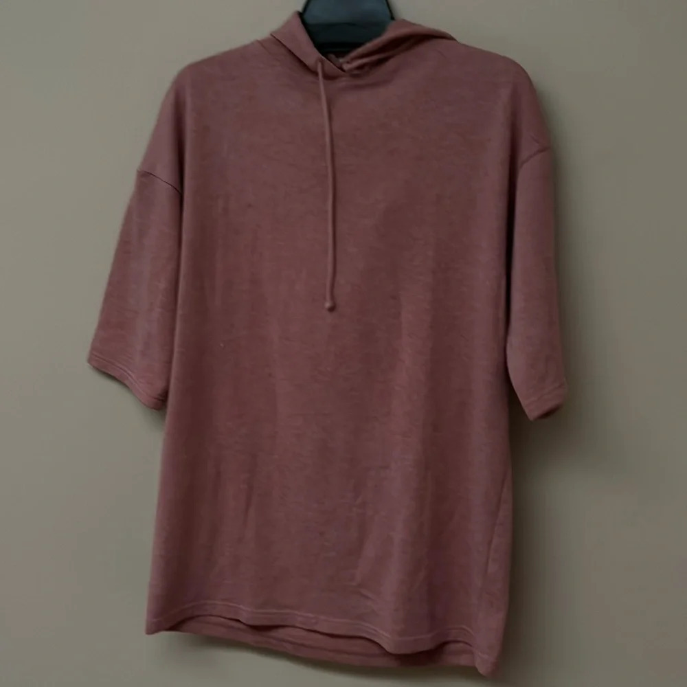 Divided  nude pink short sleeve hoodie size S